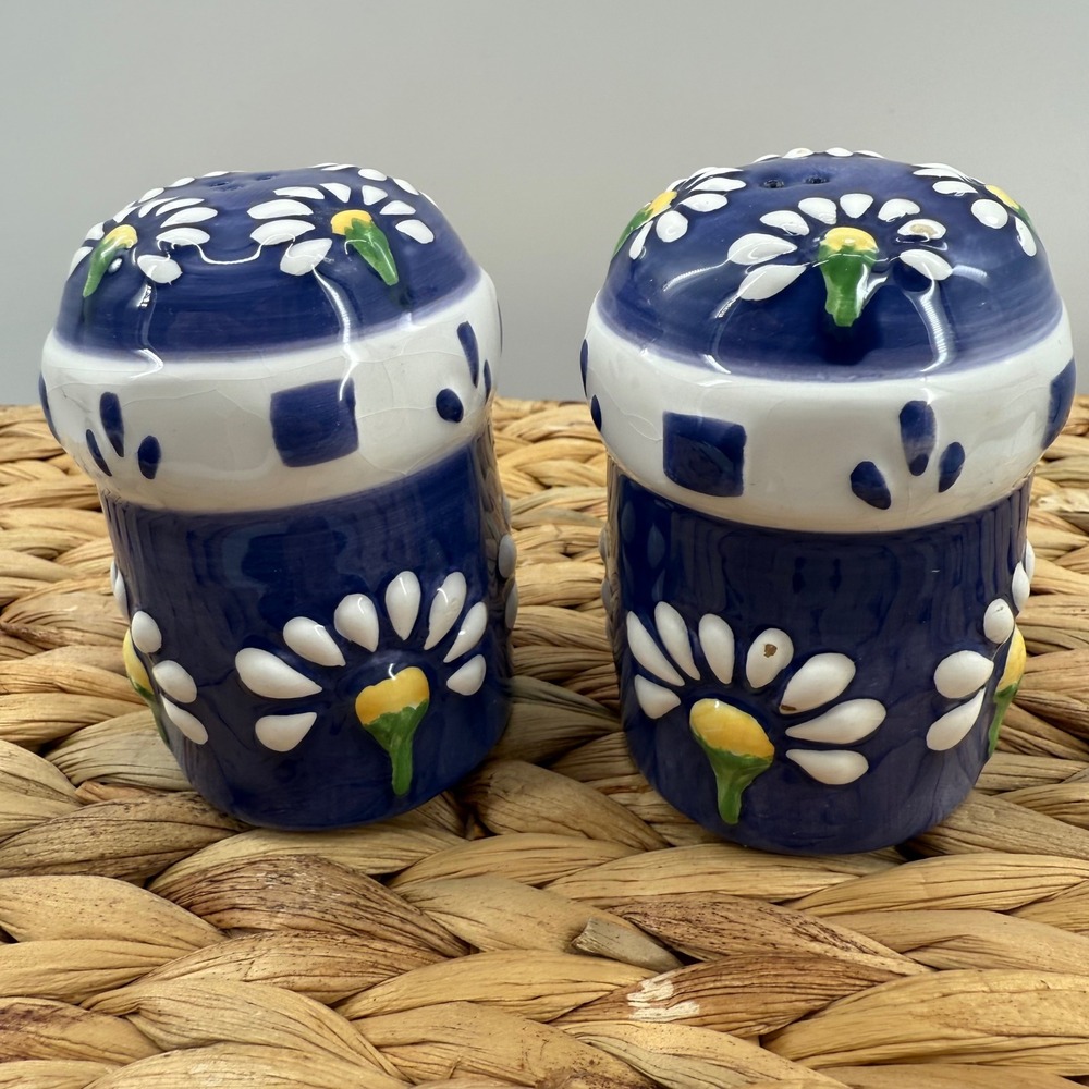 Oneida China Blue Floral Creamer and Salt & Pepper Shakers Set - Picture 6 of 6
